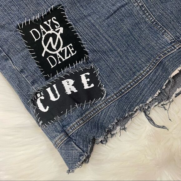Ann Taylor Loft "The Cure" Distressed Denim Mini Skirt Size 8 - Picture 5 of 7